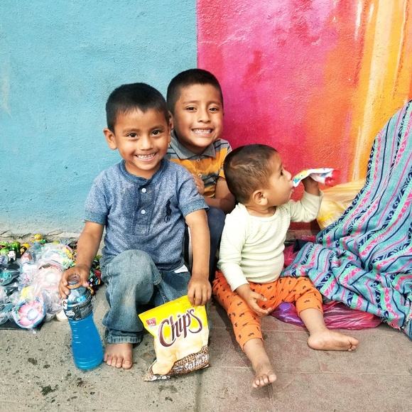 Back in Fashion Action! Shop on! - Picture 8 of 8